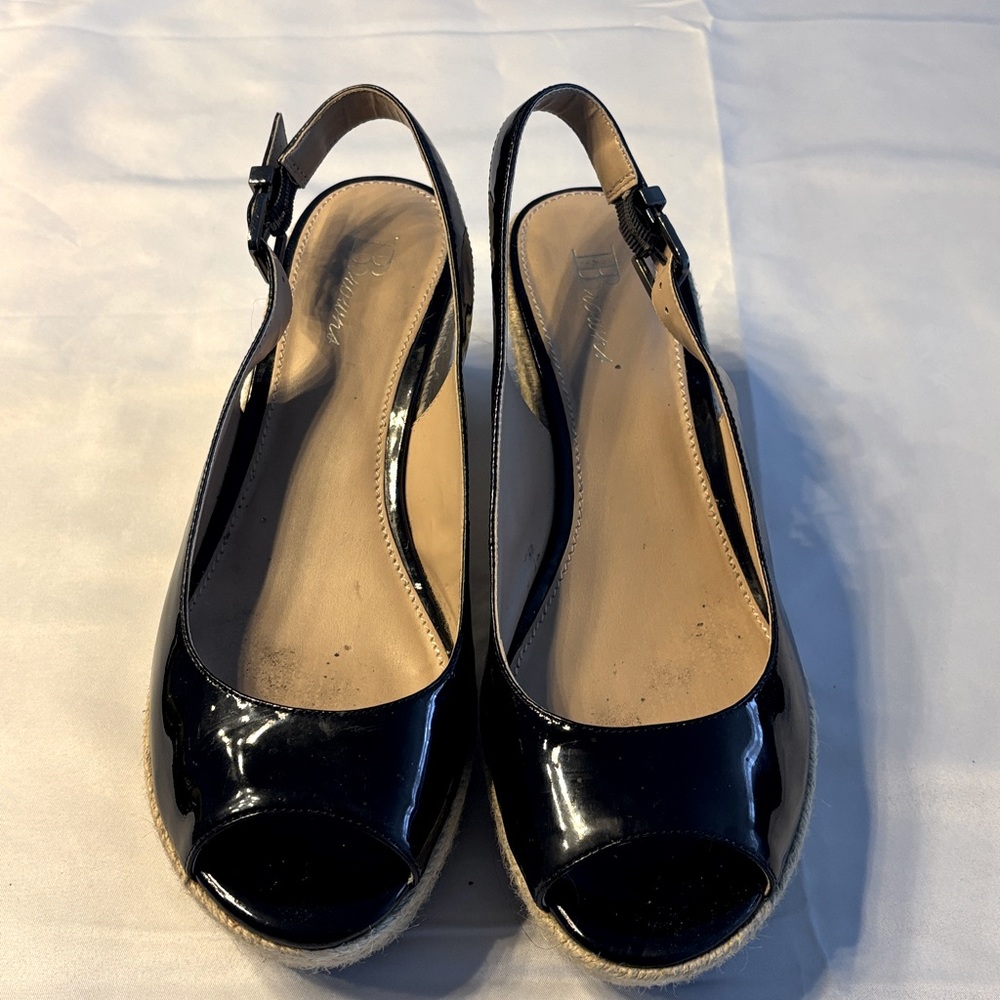 Browns 38/5 M patent leather wedges.